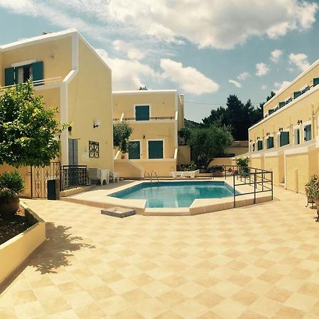 Esperides Maisonettes Agia Marina  Luaran gambar