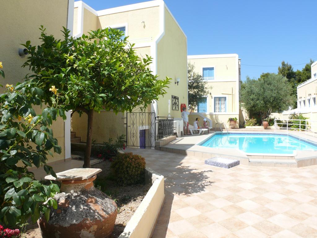 Esperides Maisonettes Agia Marina  Luaran gambar