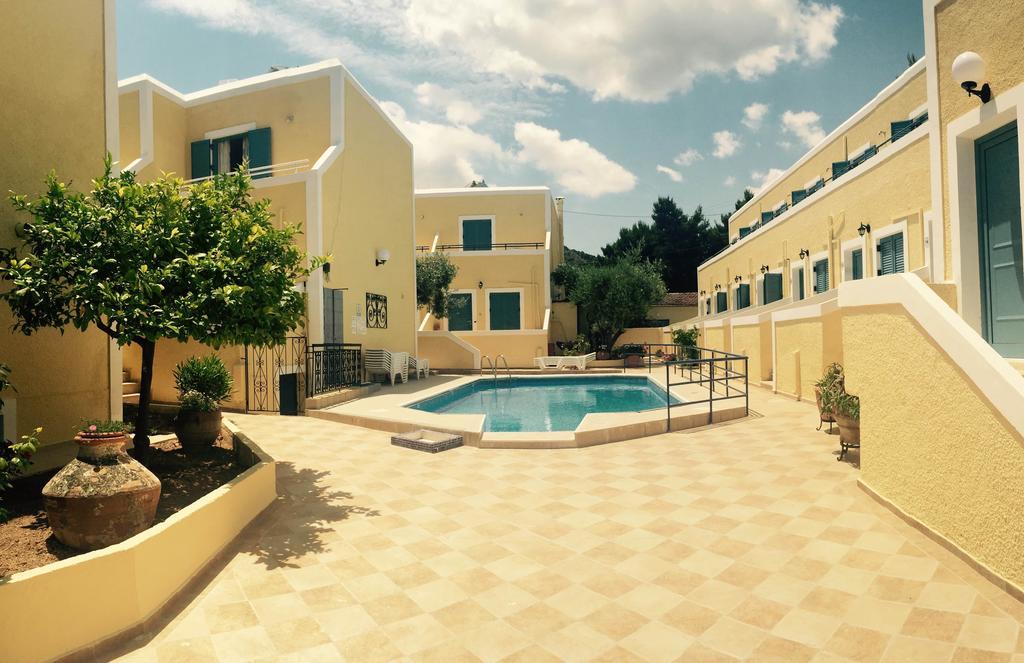 Esperides Maisonettes Agia Marina  Luaran gambar