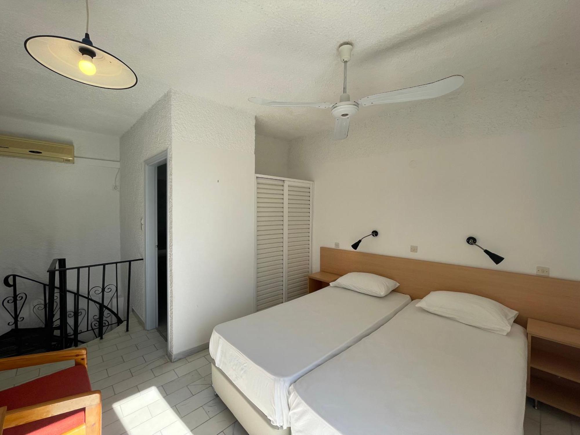 Esperides Maisonettes Agia Marina  Luaran gambar