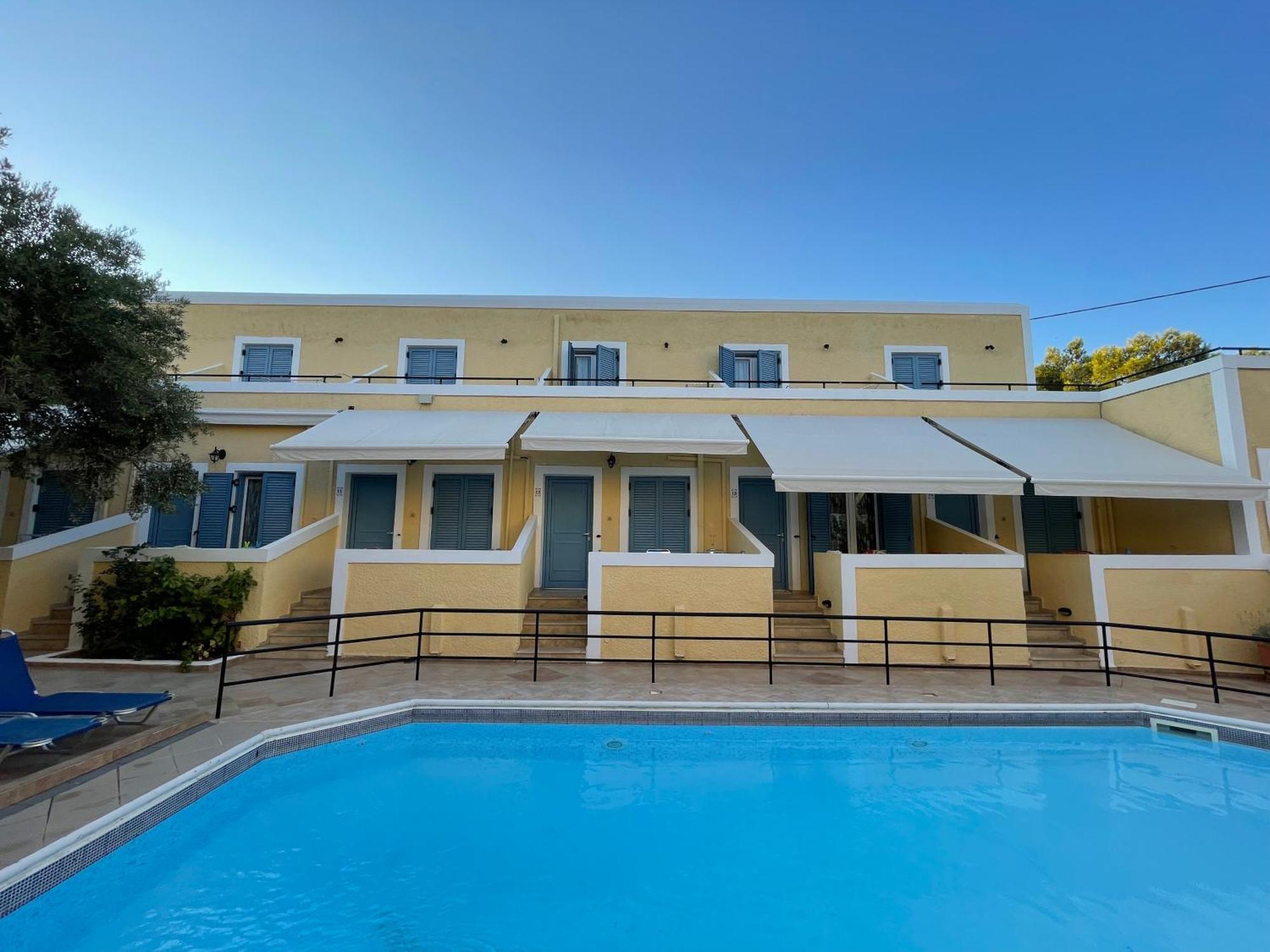 Esperides Maisonettes Agia Marina  Luaran gambar