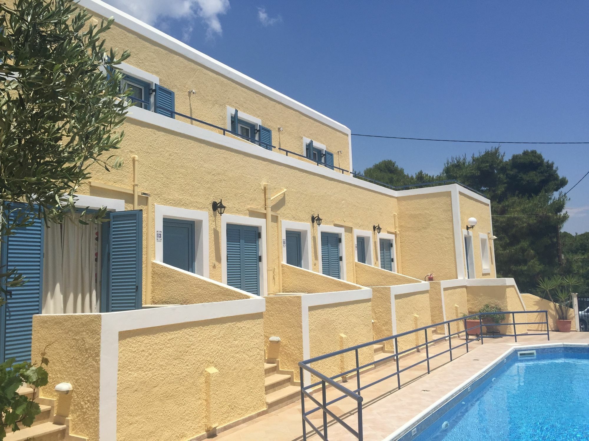 Esperides Maisonettes Agia Marina  Luaran gambar