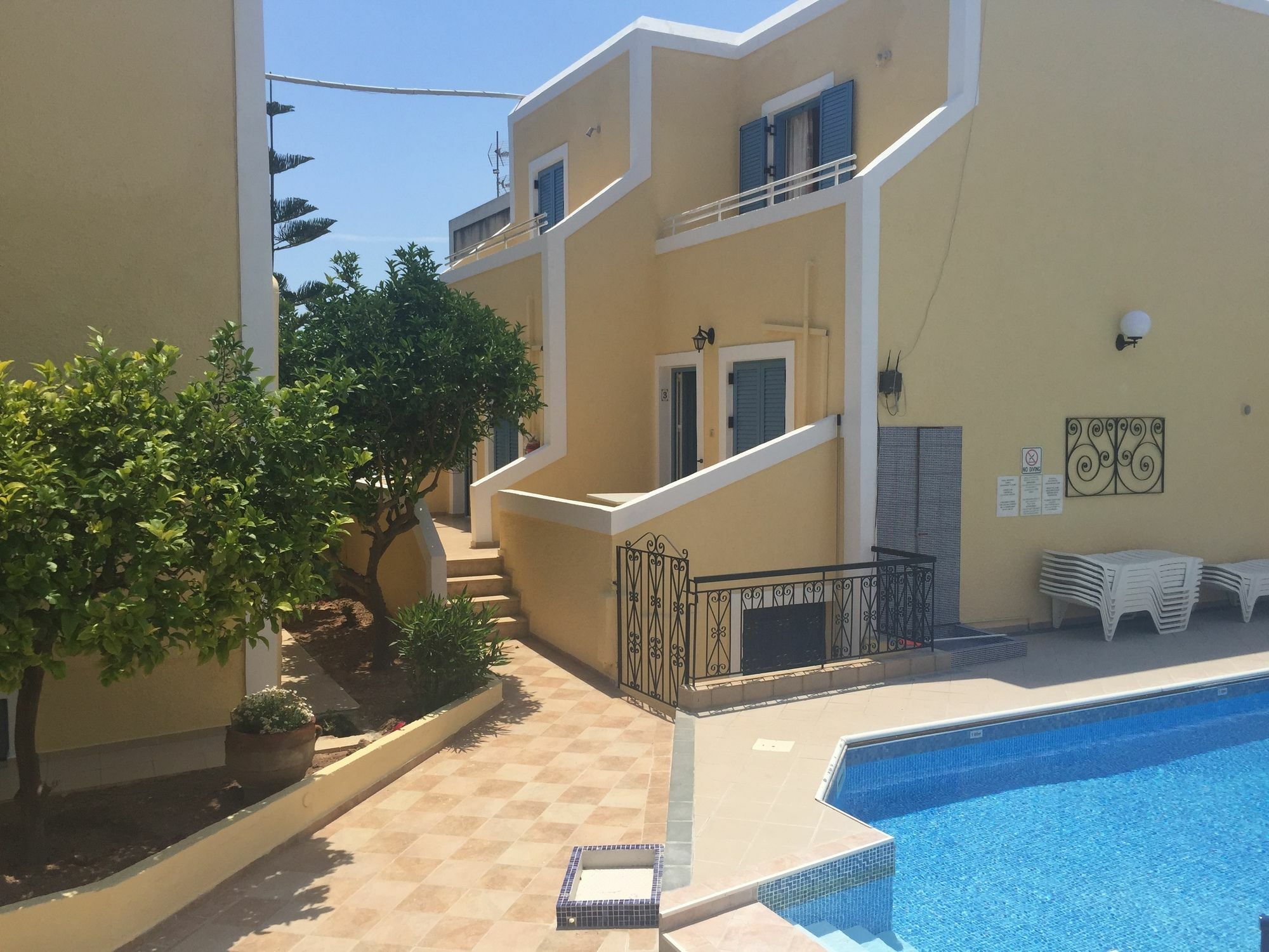 Esperides Maisonettes Agia Marina  Luaran gambar